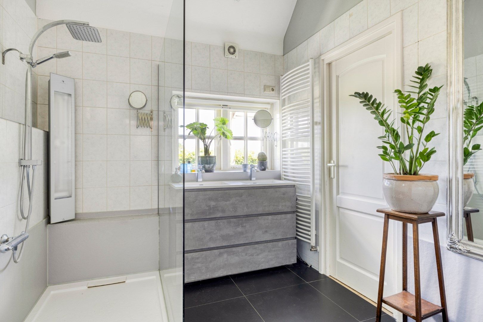 Photo 39 of Nederhemertsekade 4