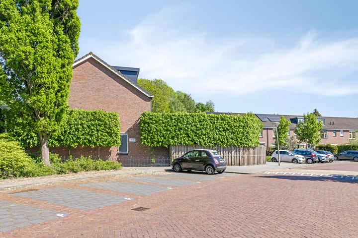 Photo 38 of Voorplecht 1