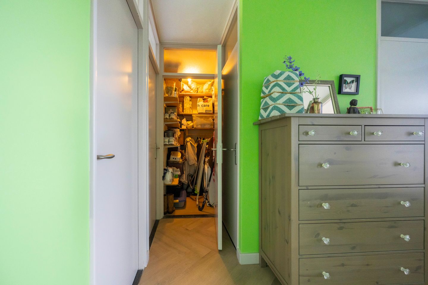 Foto 34 van Aert van Neslaan 612