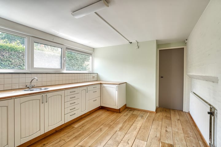 Photo 20 of Jan van Banningstraat 2-C