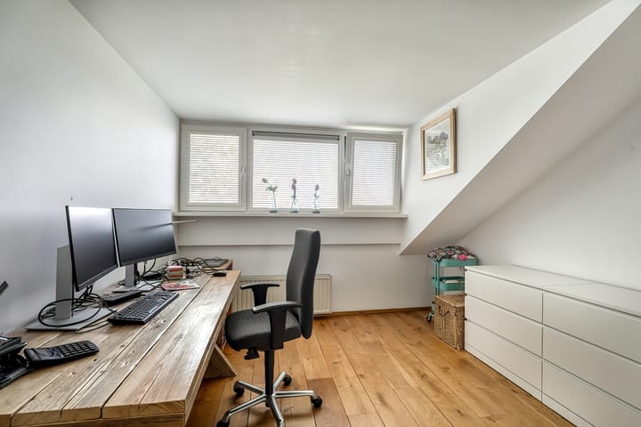 Photo 34 of Jan van Banningstraat 2-C