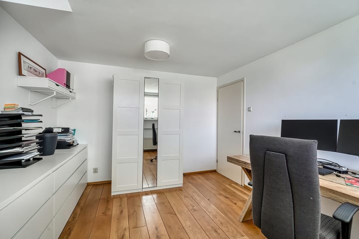 Photo 33 of Jan van Banningstraat 2-C