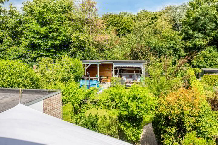 Foto 30 van Beneluxstraat 122