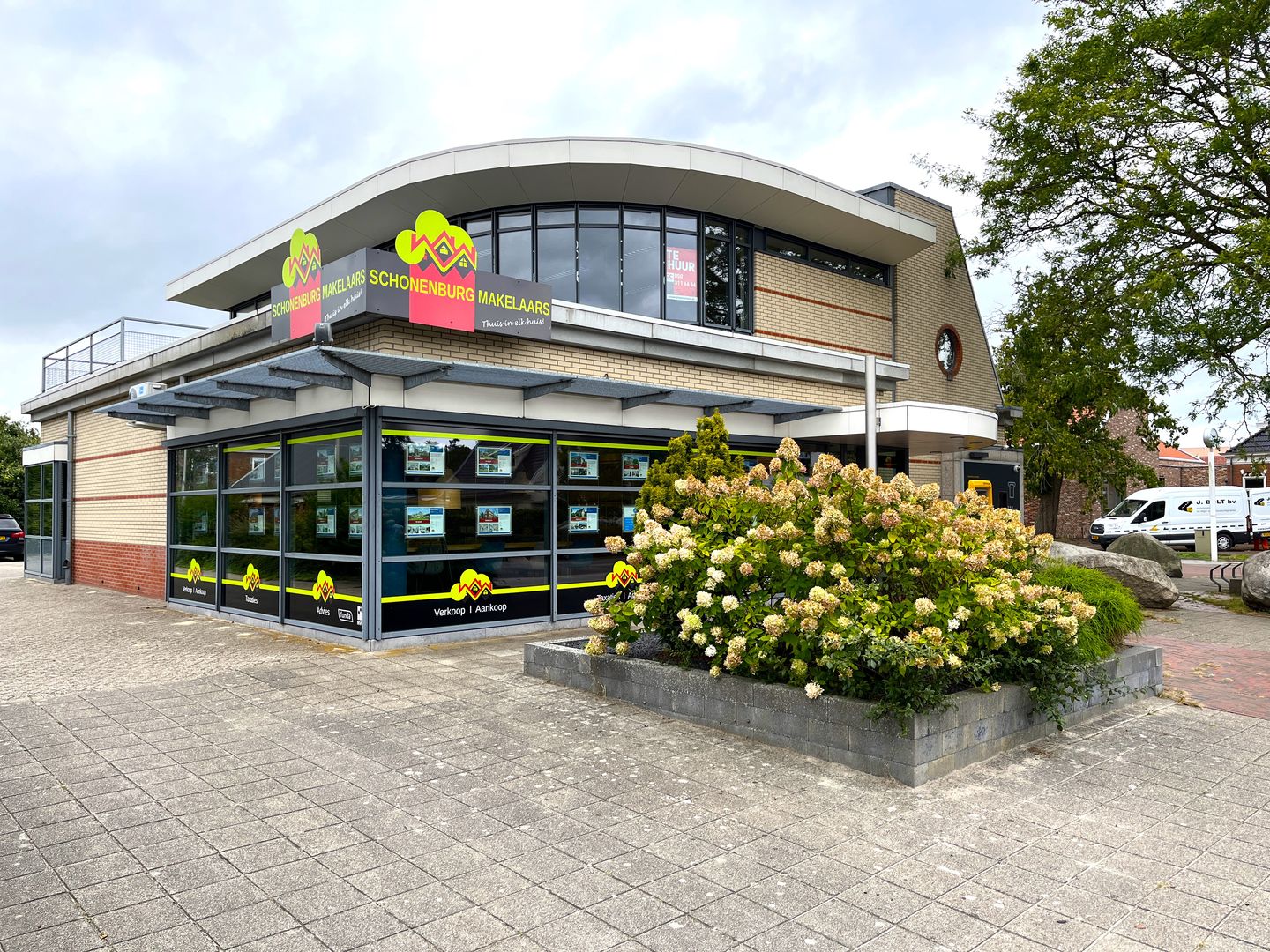 View photo 2 of Hoofdweg 190
