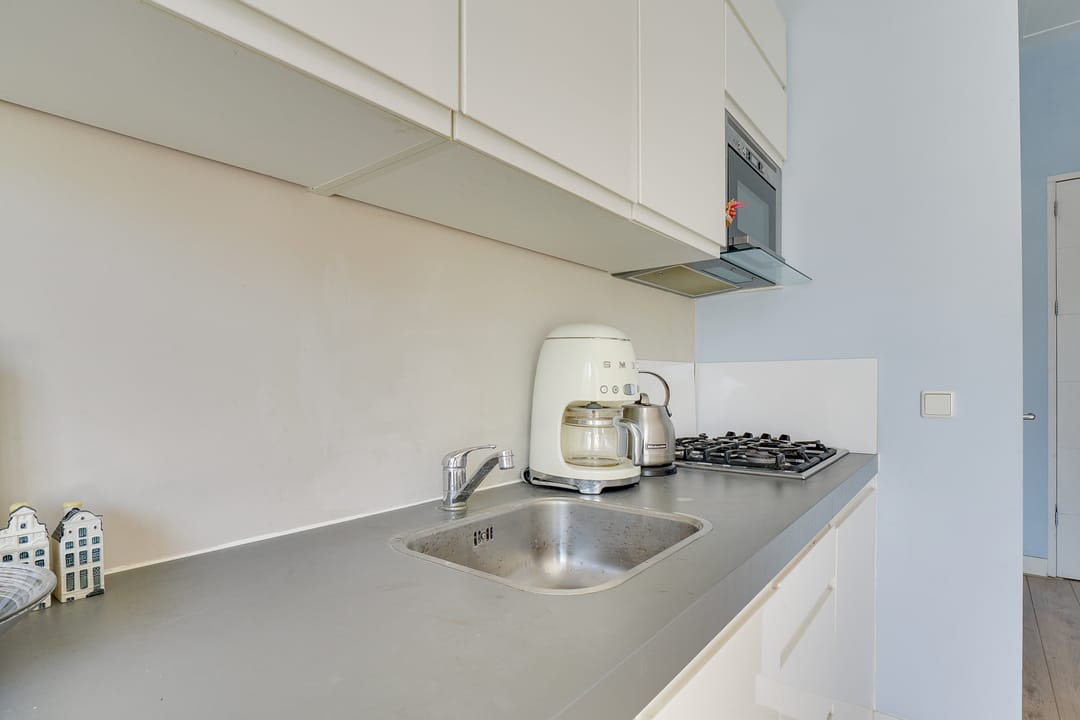 Photo 13 of Amaliastraat 61-A