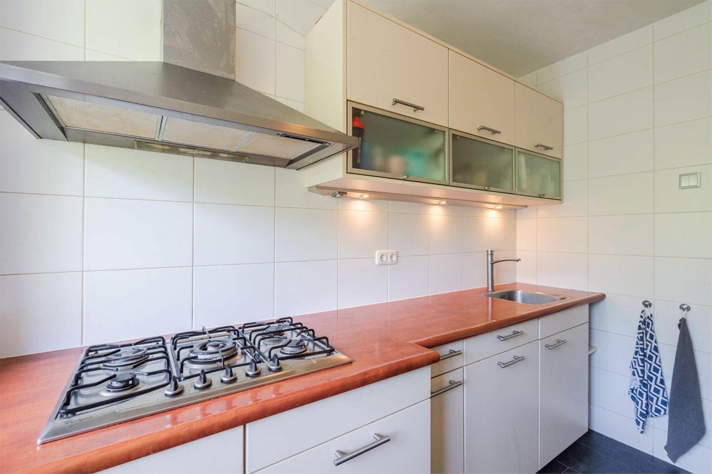 Foto 19 van Van Bassenstraat 110