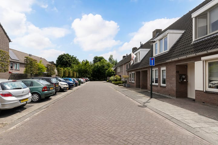 Foto 2 van Damasthof 12