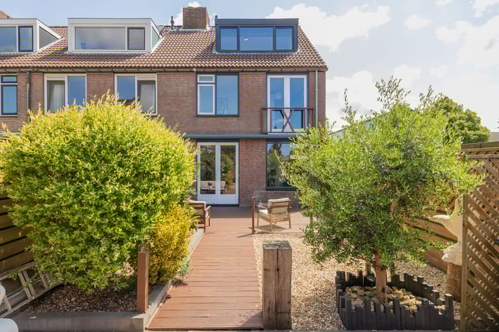 Photo 22 of Stationsweg 51