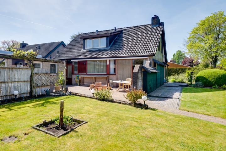 Foto 2 van Van Tuyll van Serooskerkenweg 36