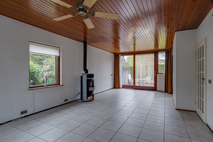 Foto 3 van Van Tuyll van Serooskerkenweg 36