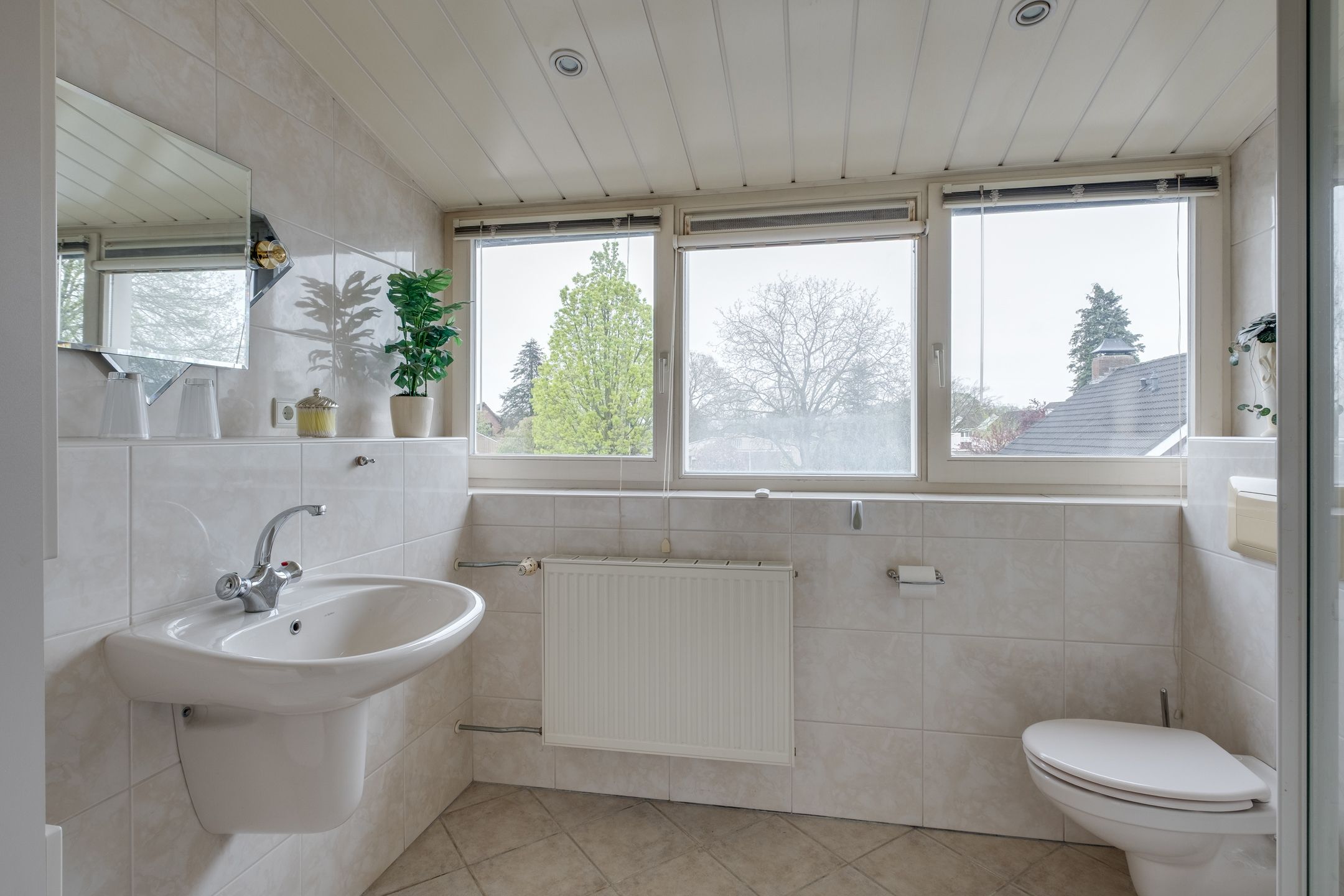 Foto 6 van Van Tuyll van Serooskerkenweg 36