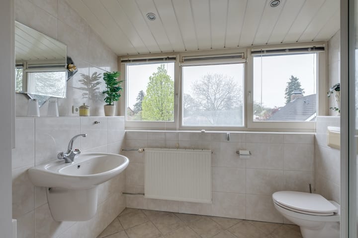 Foto 6 van Van Tuyll van Serooskerkenweg 36