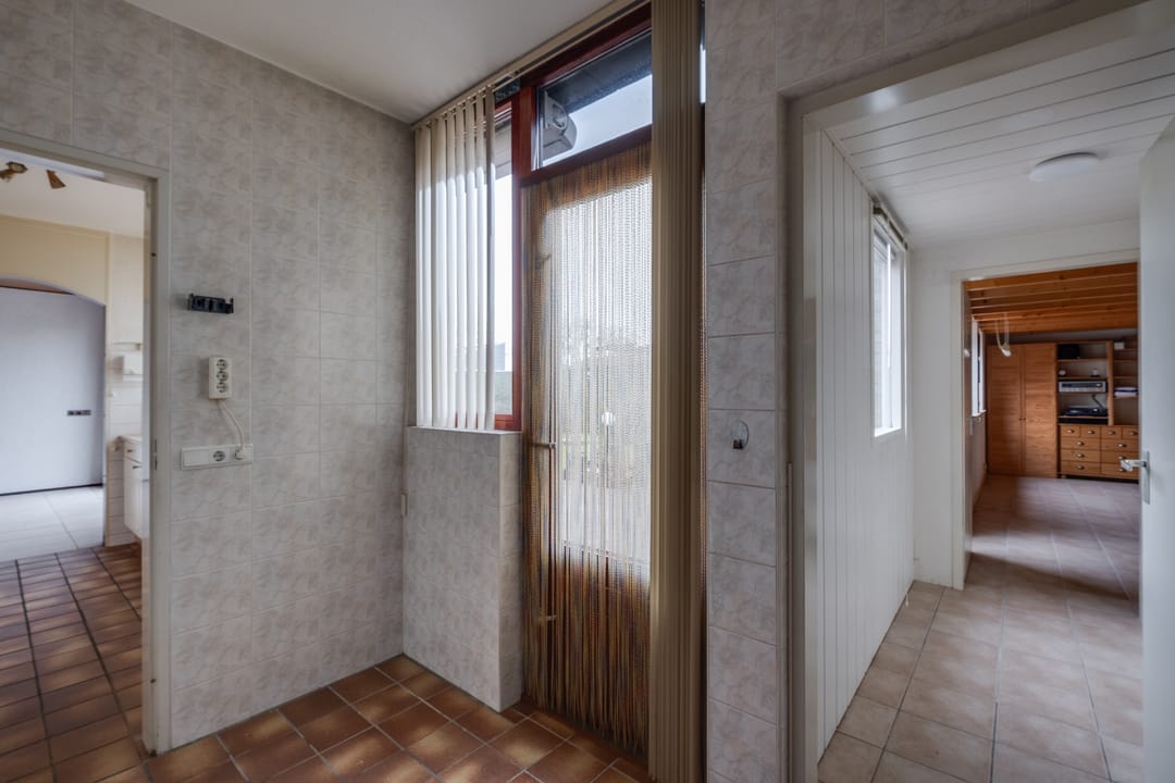 Foto 16 van Van Tuyll van Serooskerkenweg 36