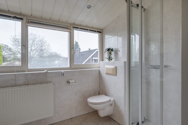 Foto 22 van Van Tuyll van Serooskerkenweg 36