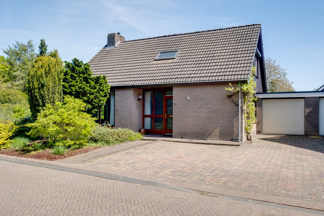 Foto 26 van Van Tuyll van Serooskerkenweg 36