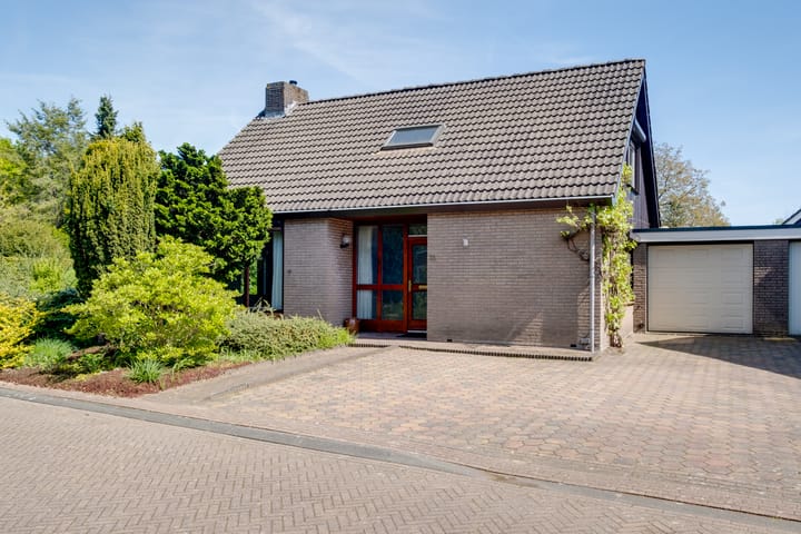 Foto 26 van Van Tuyll van Serooskerkenweg 36