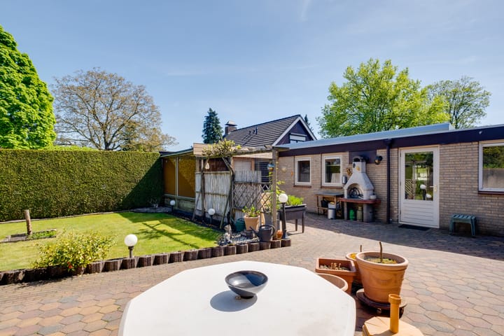 Foto 27 van Van Tuyll van Serooskerkenweg 36