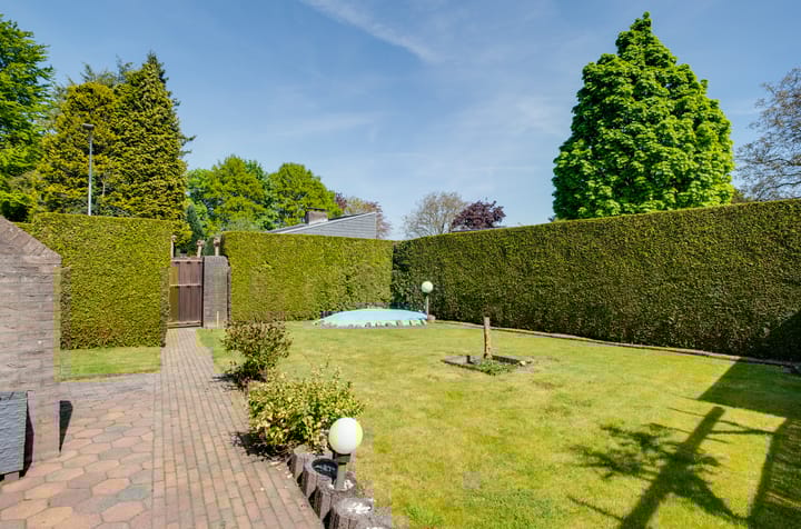 Foto 28 van Van Tuyll van Serooskerkenweg 36