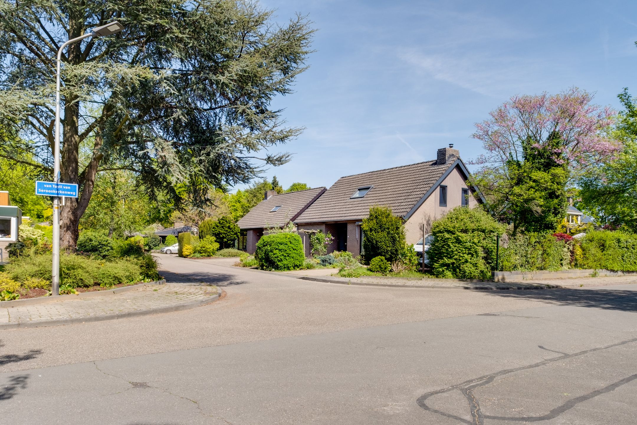Foto 30 van Van Tuyll van Serooskerkenweg 36