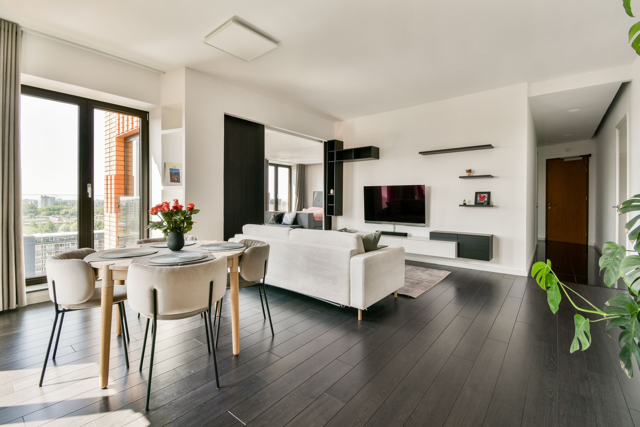 Foto 3 van Gustav Mahlerplein 209