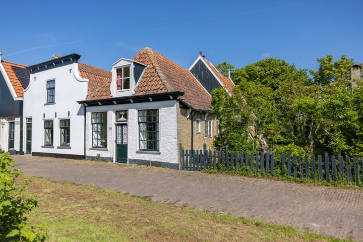 Foto 1 van De Ruyterstraat 106