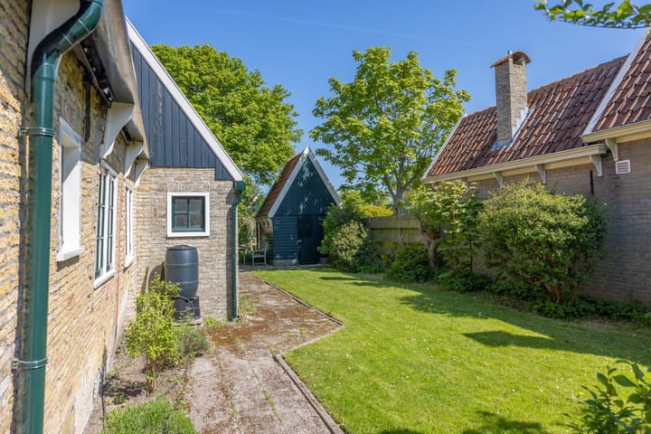 Foto 35 van De Ruyterstraat 106