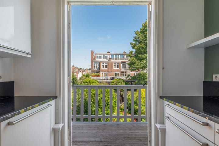 Foto 30 van Van Boetzelaerlaan 65-A