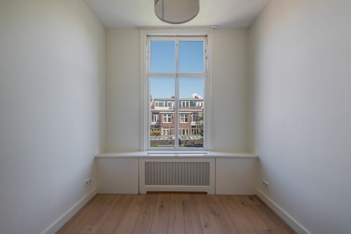 Foto 64 van Van Boetzelaerlaan 65-A