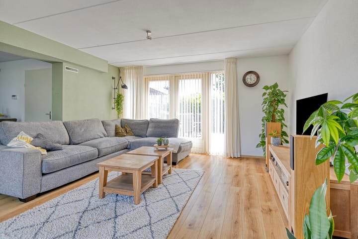 Photo 15 of Anna van Bossetuin 14