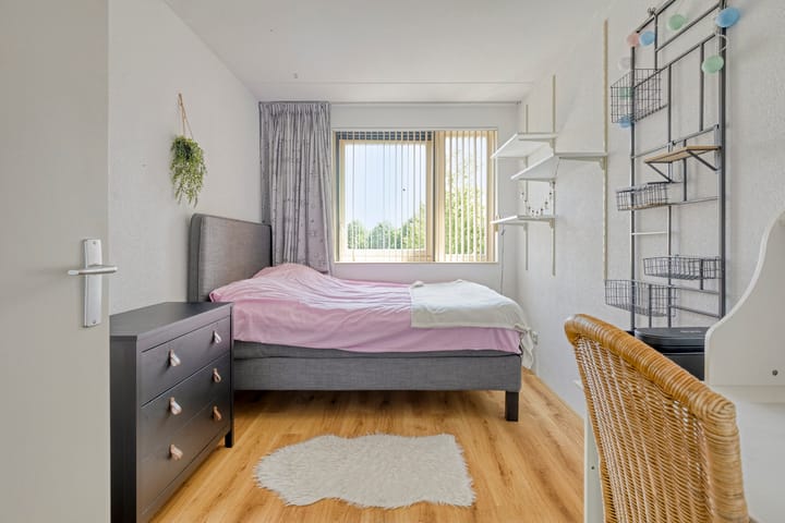 Photo 28 of Anna van Bossetuin 14