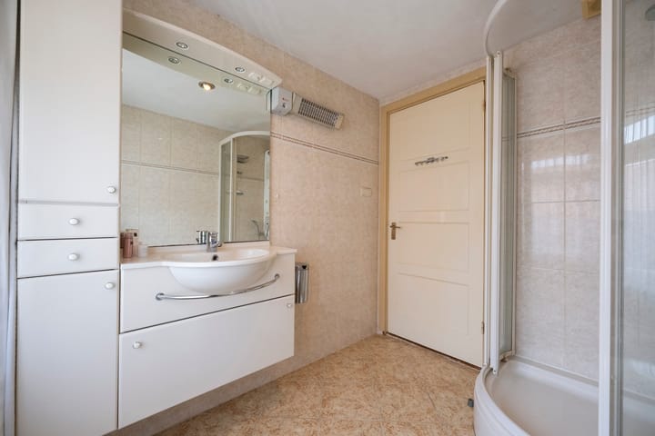 Photo 26 of Baardwijksestraat 14