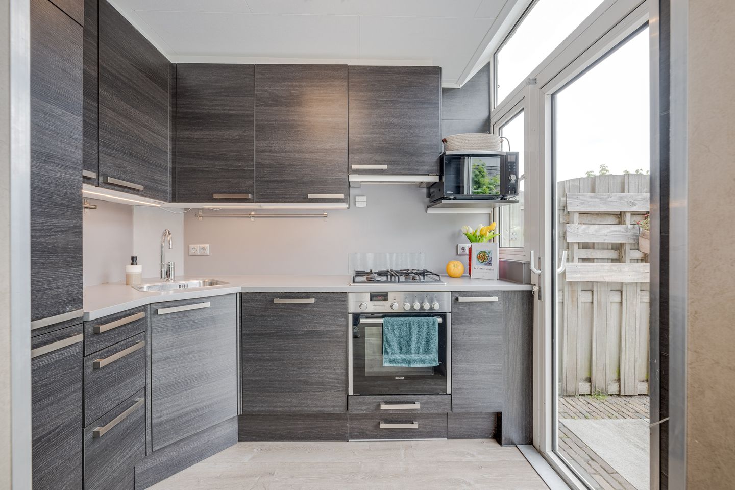 Photo 14 of Pauwenstraat 7