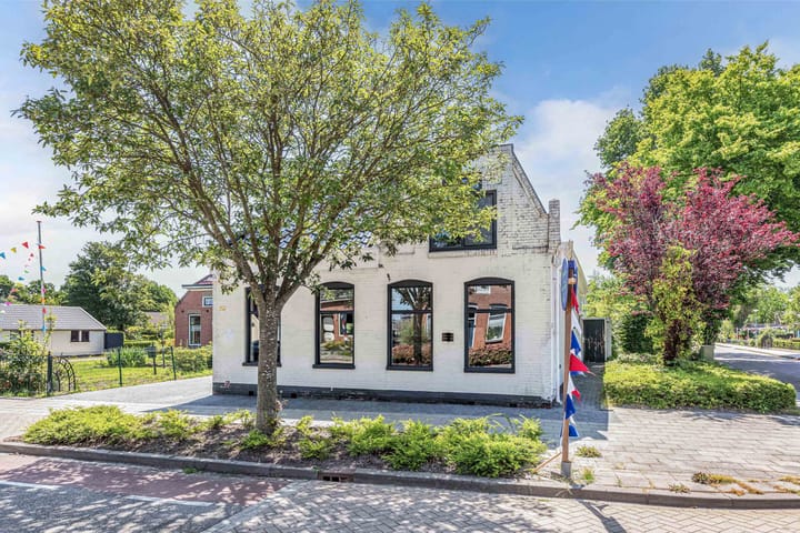 Photo 4 of Hoofdstraat 69