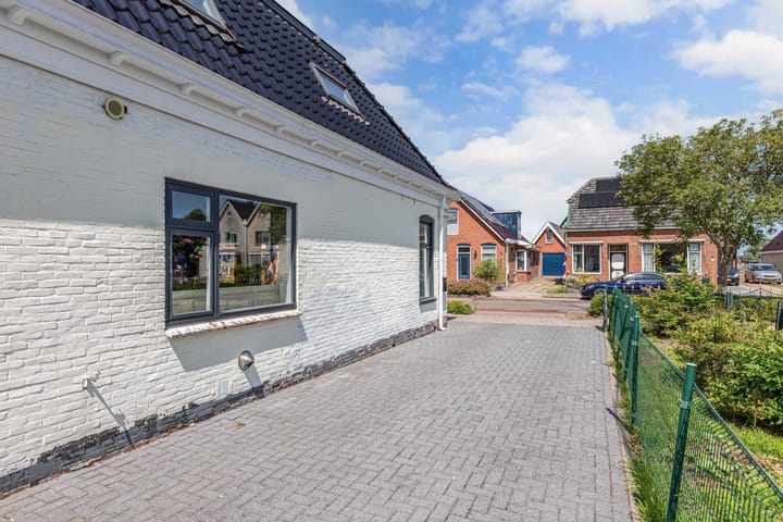 Photo 48 of Hoofdstraat 69