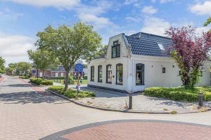 Photo 49 of Hoofdstraat 69