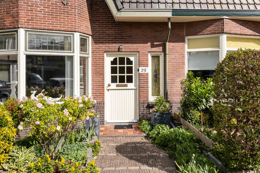 Foto 7 van Burg. Schalijstraat 25