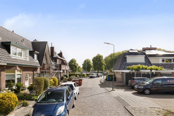 Foto 9 van Burg. Schalijstraat 25