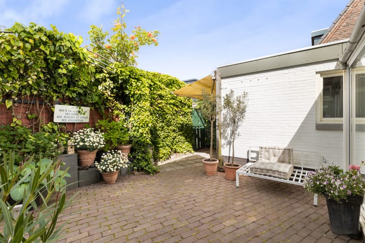 Foto 35 van Burg. Schalijstraat 25