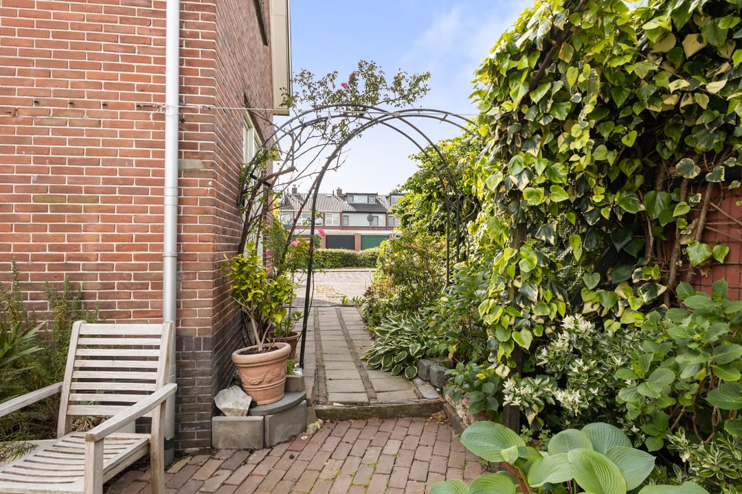 Foto 38 van Burg. Schalijstraat 25