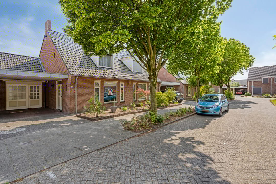 Foto 2 van Steenoven 24