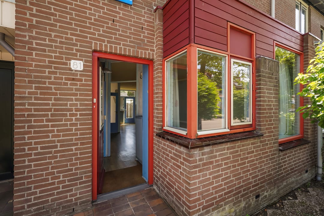 Photo 2 of Valkenlaan 81