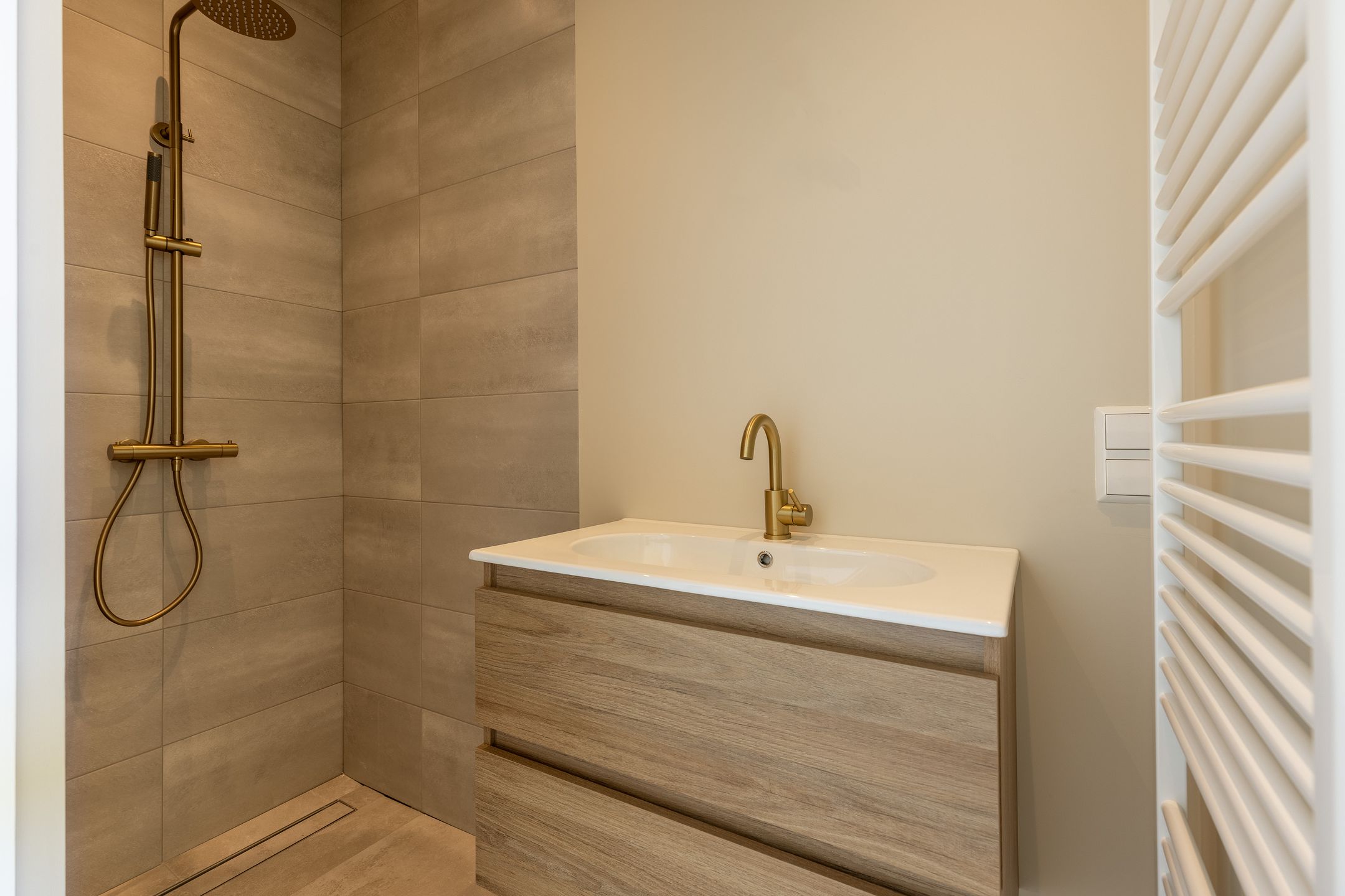 Foto 6 van De Genestetlaan 11