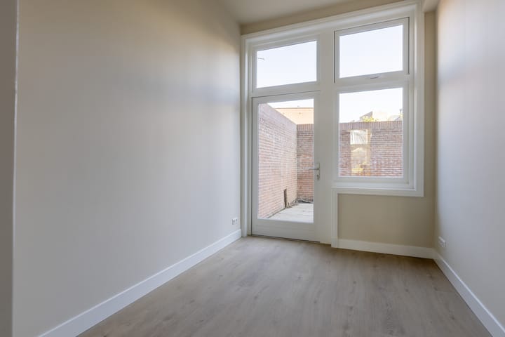 Foto 15 van De Genestetlaan 11