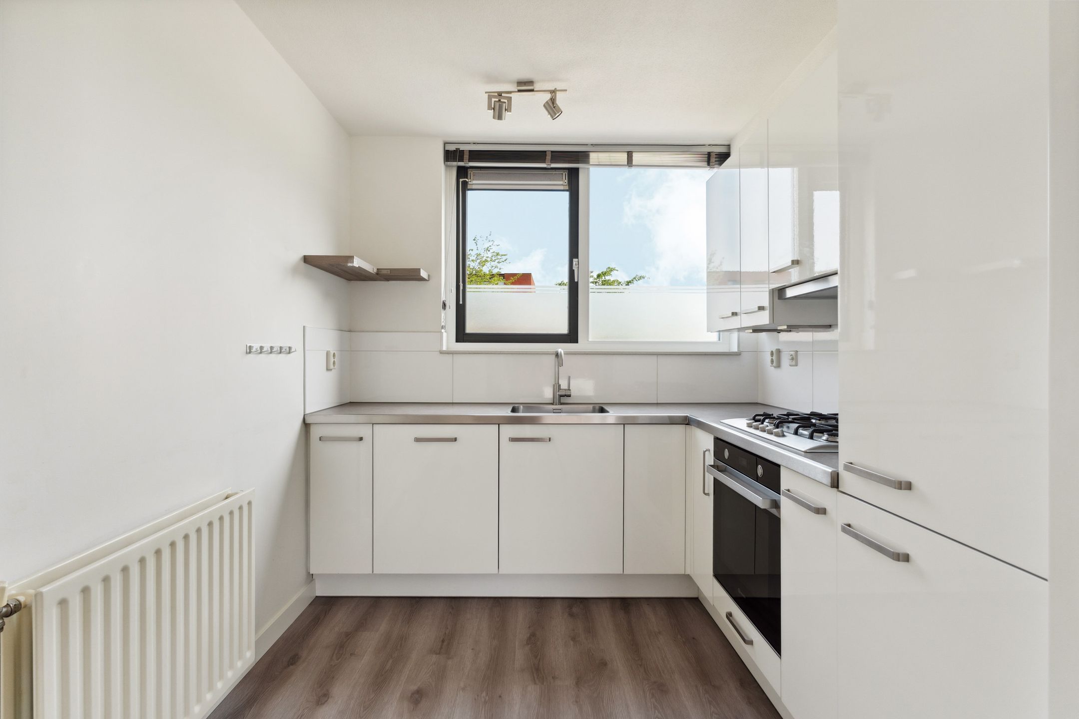Photo 9 of Mahoniestraat 1