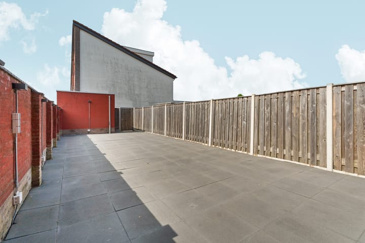 Photo 14 of Mahoniestraat 1