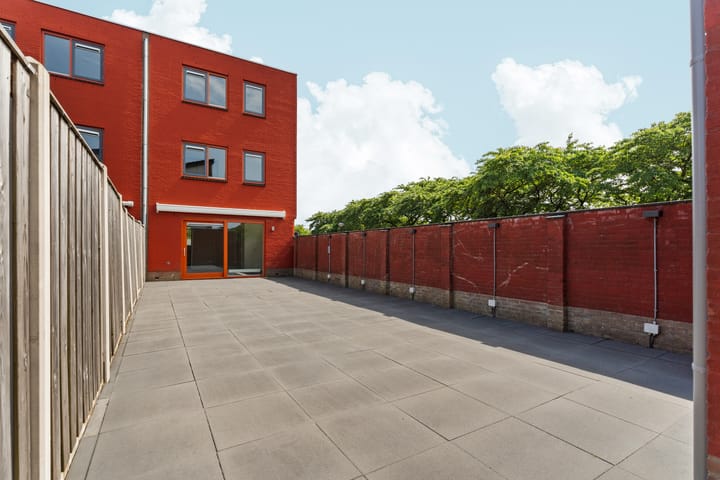 Photo 16 of Mahoniestraat 1