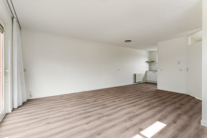 Photo 17 of Mahoniestraat 1