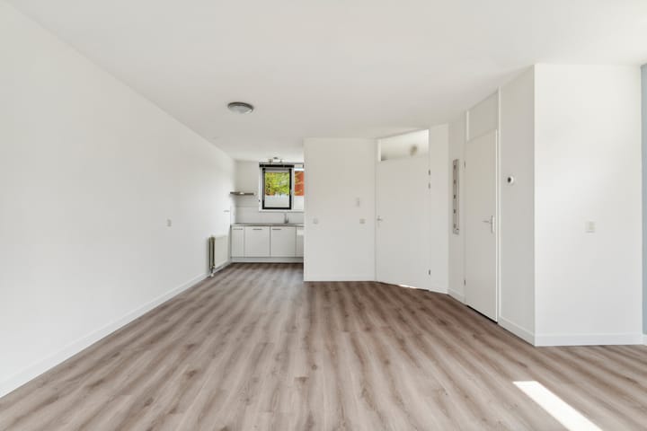 Photo 18 of Mahoniestraat 1