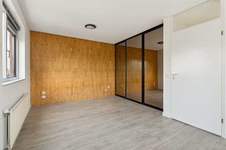 Photo 21 of Mahoniestraat 1