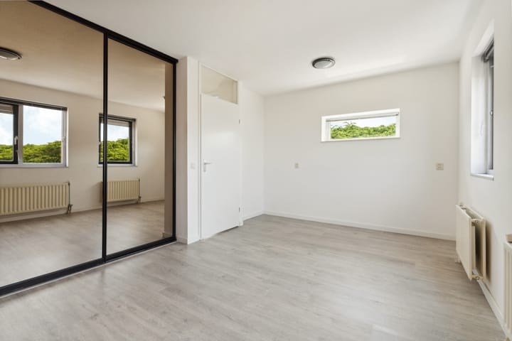 Photo 22 of Mahoniestraat 1